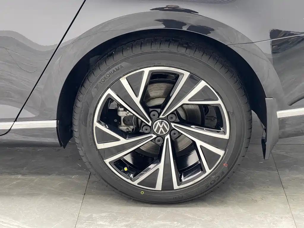 VOLKSWAGEN MAGOTAN 2022