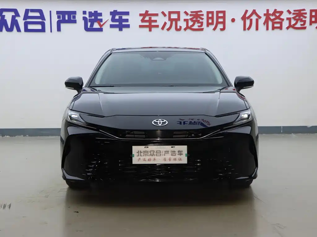 TOYOTA CAMRY 2025