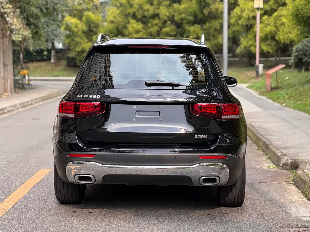 MERCEDES BENZ GLB 2023