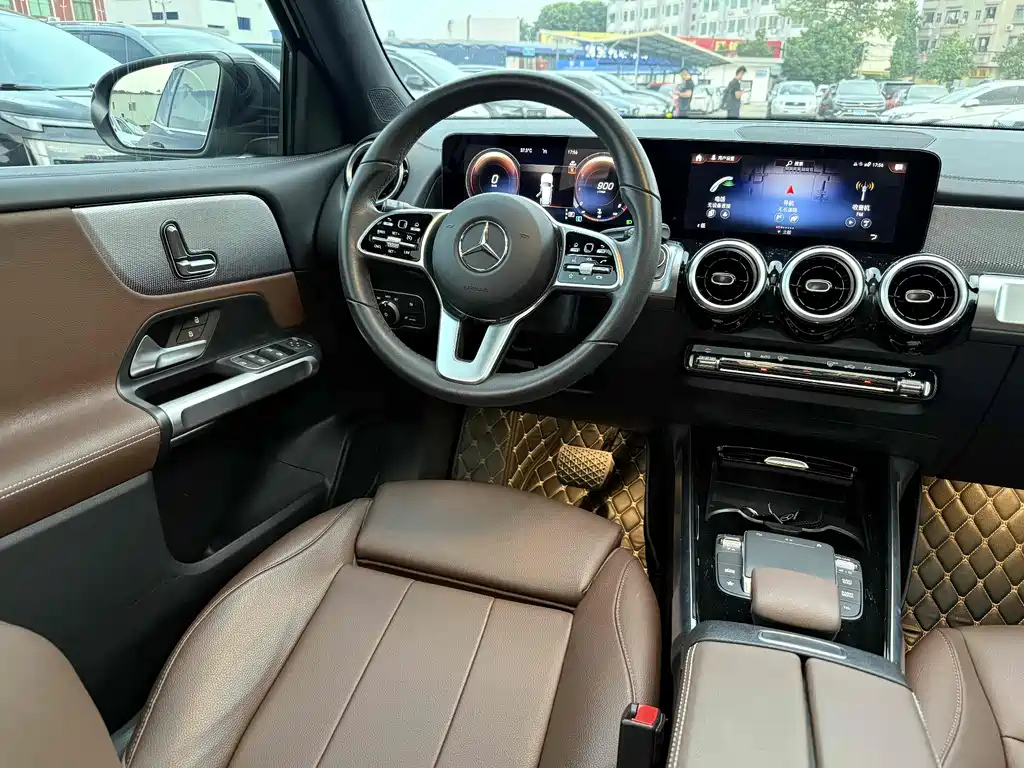 MERCEDES BENZ GLB 2023
