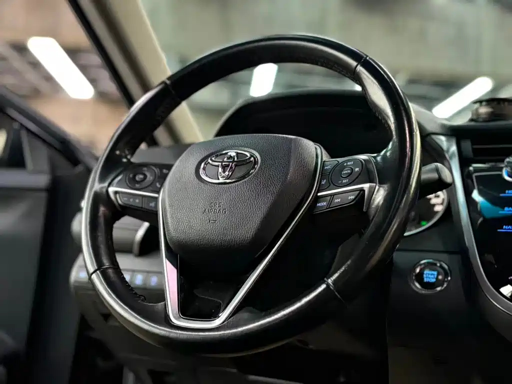 TOYOTA CAMRY 2019