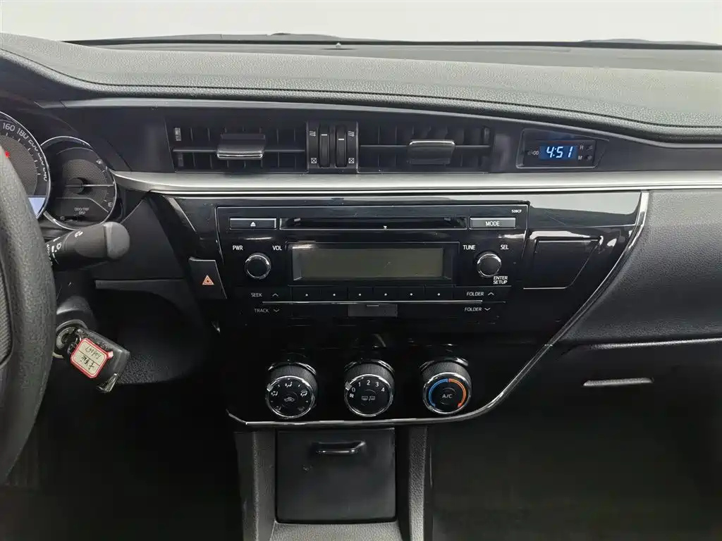 TOYOTA COROLLA 2015