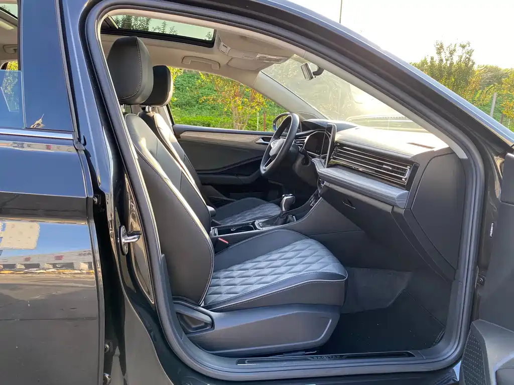 VOLKSWAGEN SAGITAR 2023