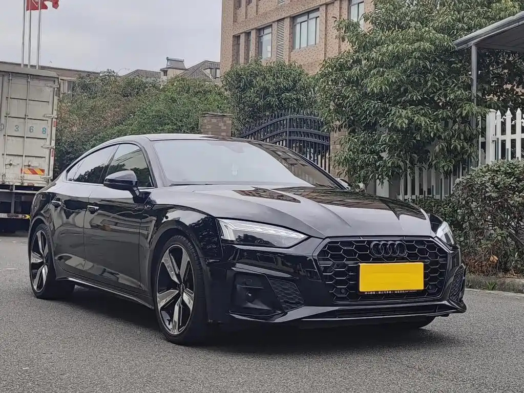 AUDI A5 2022