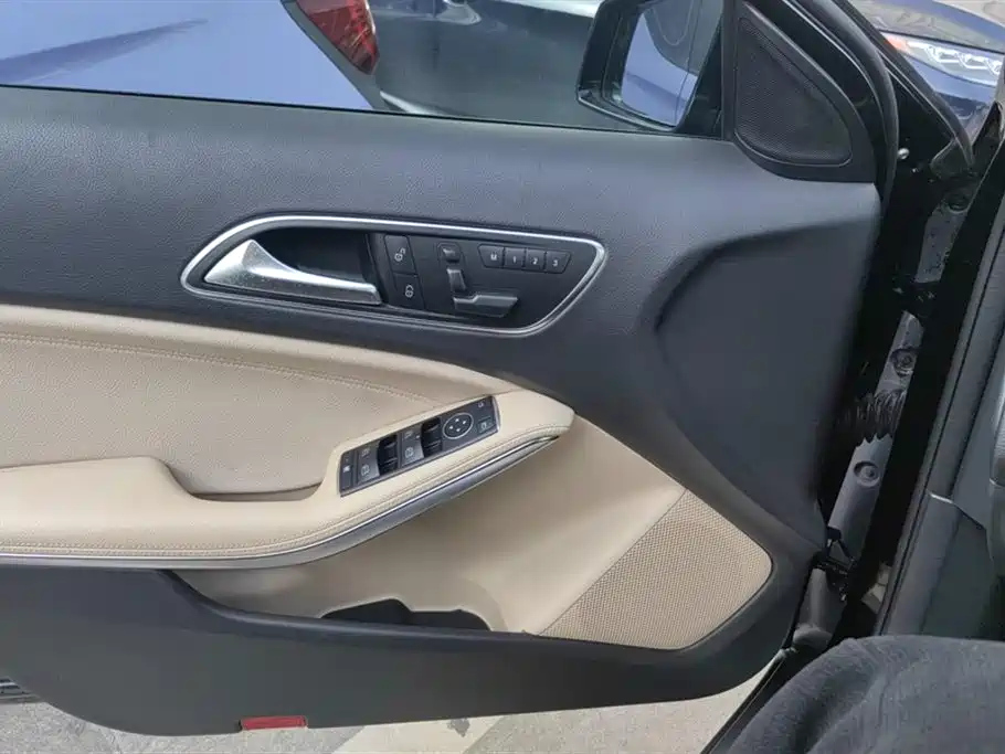 MERCEDES BENZ GLA 2016