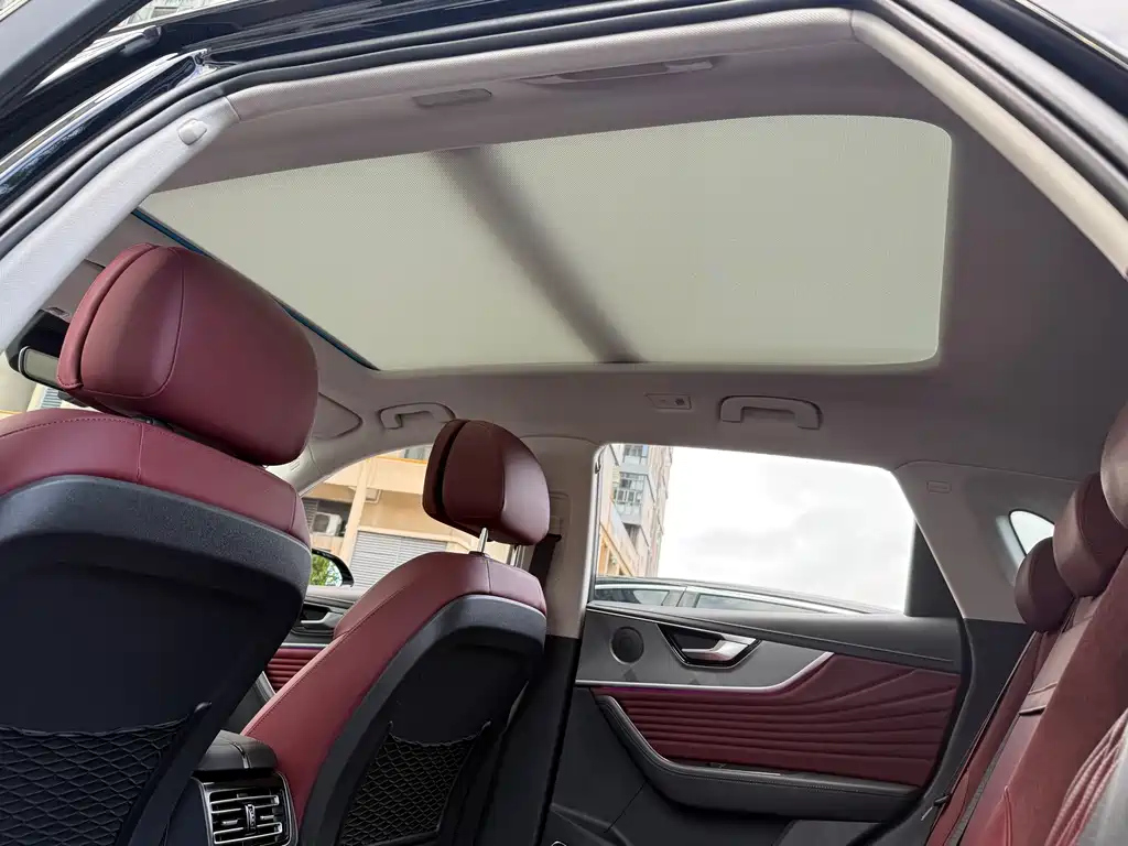 HONGQI HS5 2025