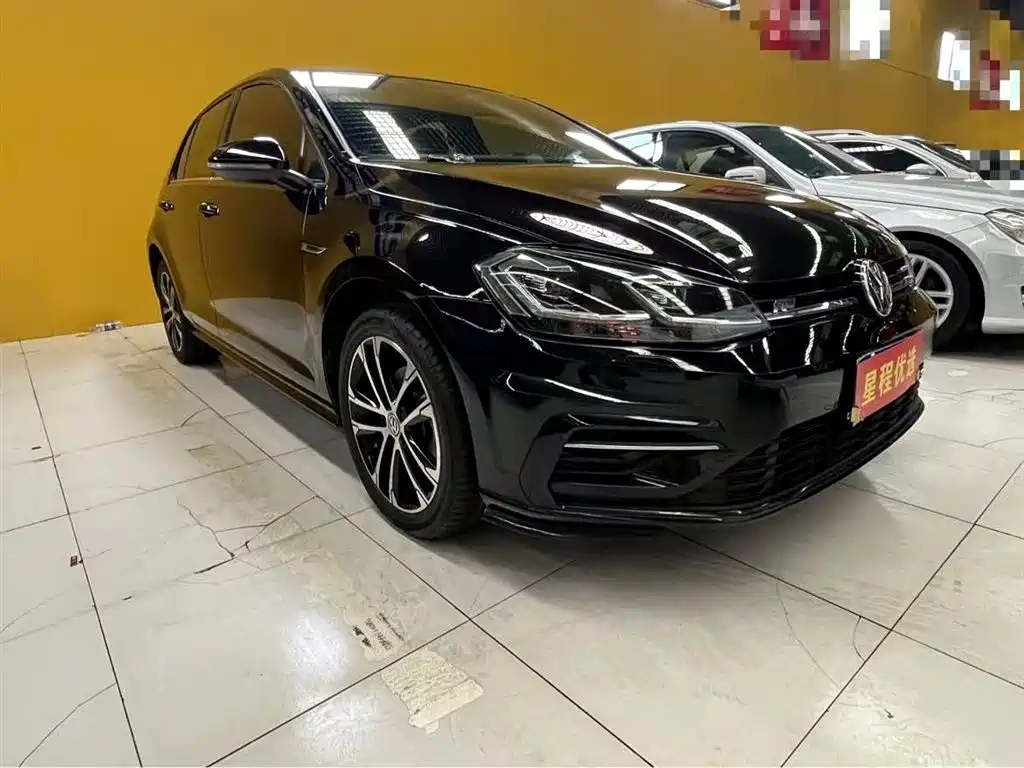 VOLKSWAGEN GOLF 2019