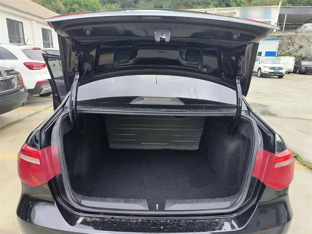 VOLKSWAGEN JETTA 2013