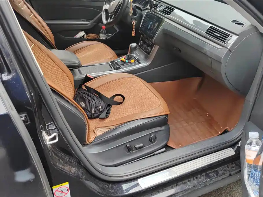 VOLKSWAGEN PASSAT 2016