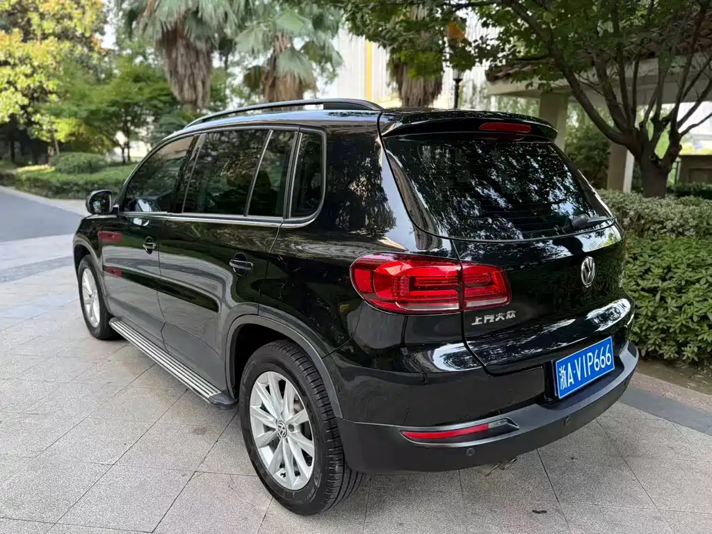 VOLKSWAGEN TIGUAN 2017