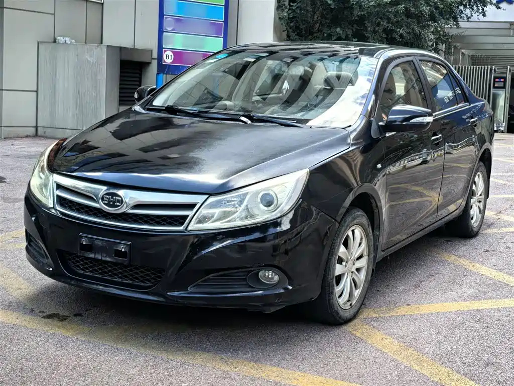 BYD SURUI 2013