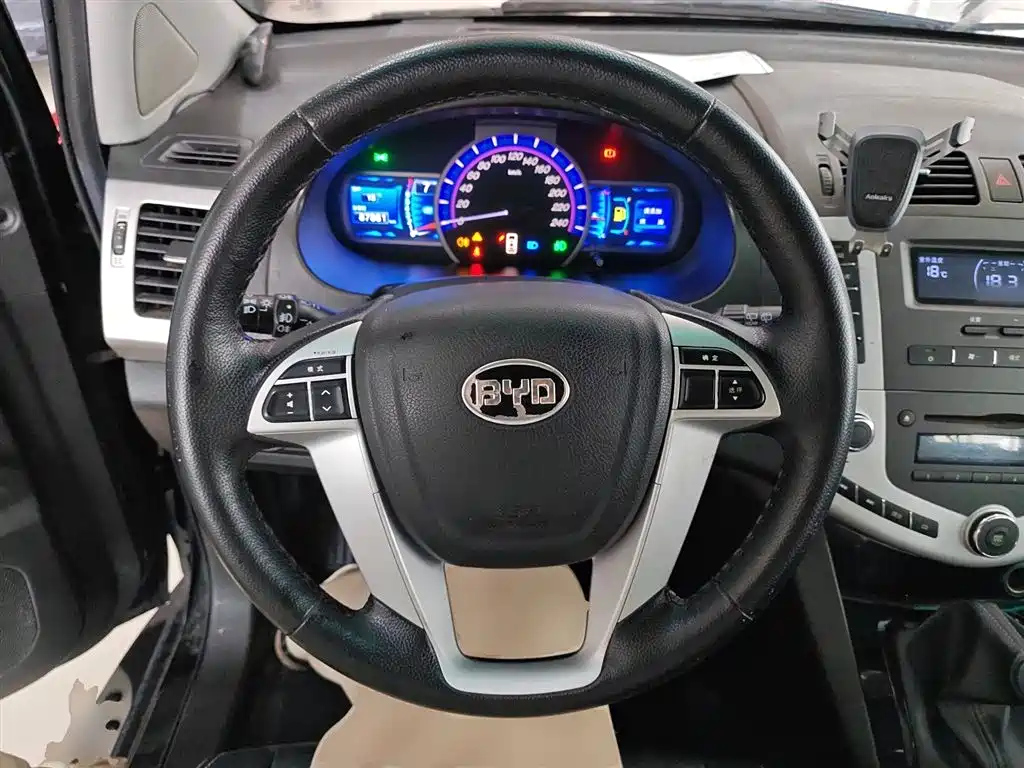 BYD S6 2014