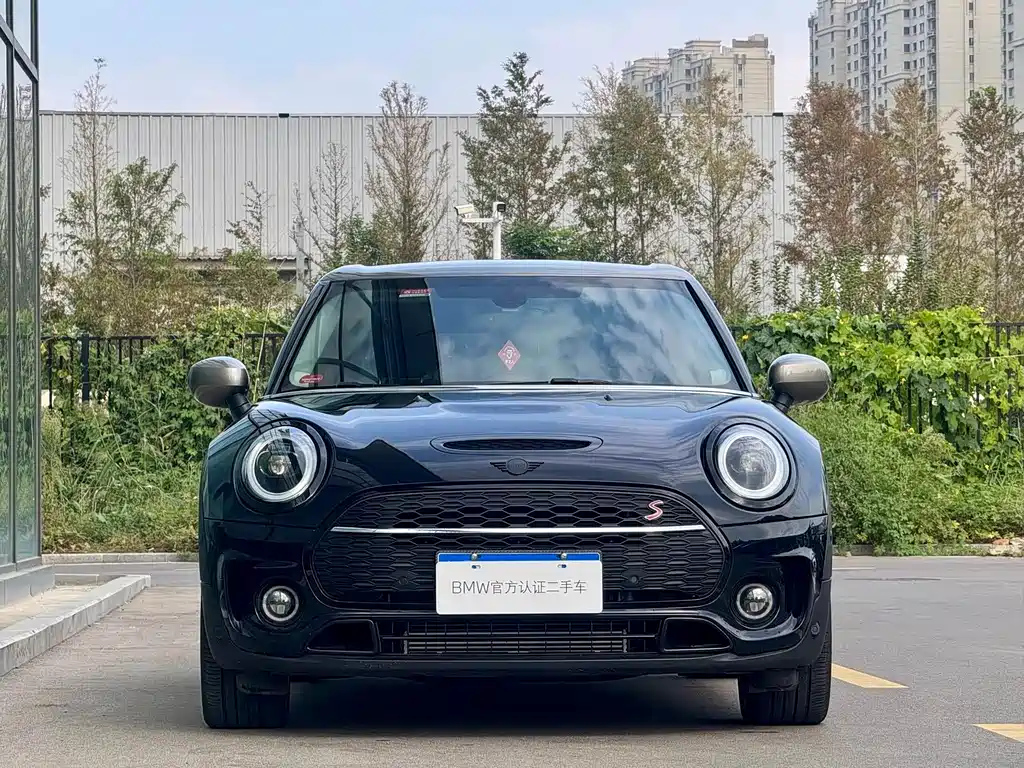 MINI CLUBMAN 2023