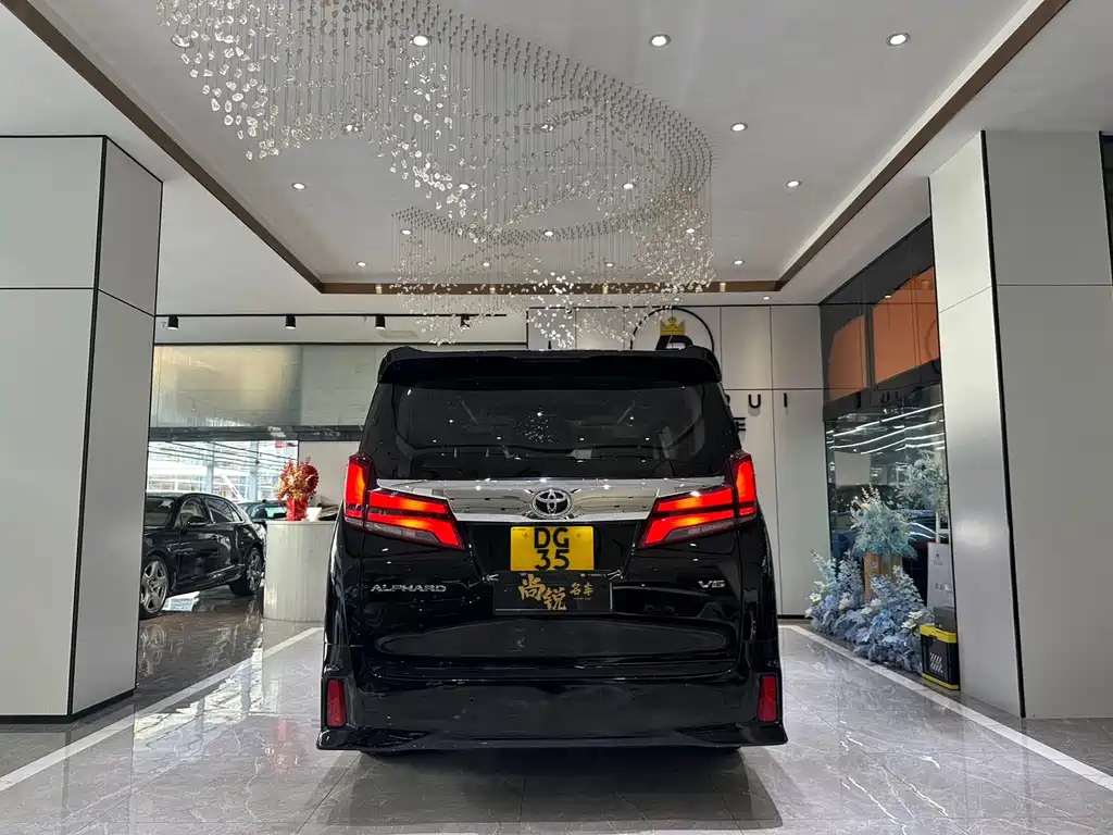 TOYOTA ALPHARD 2019