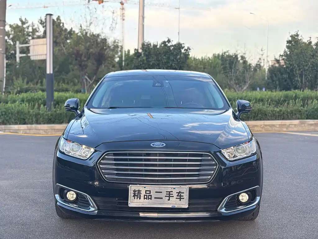 FORD TAURUS 2017