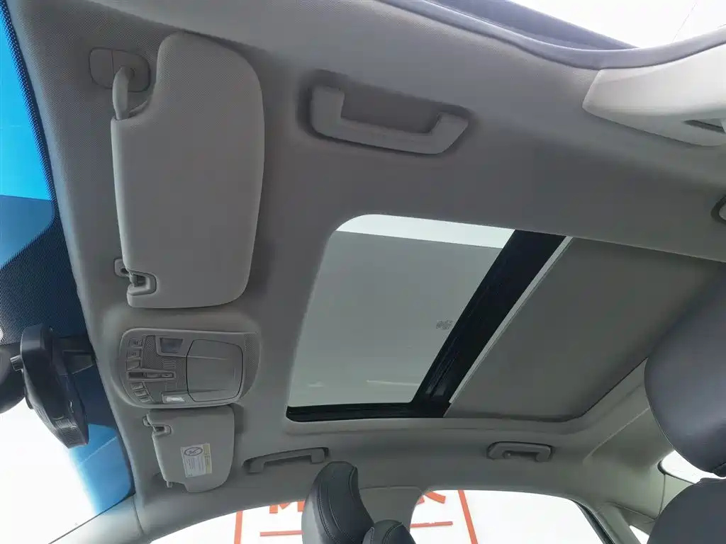 FORD TAURUS 2019