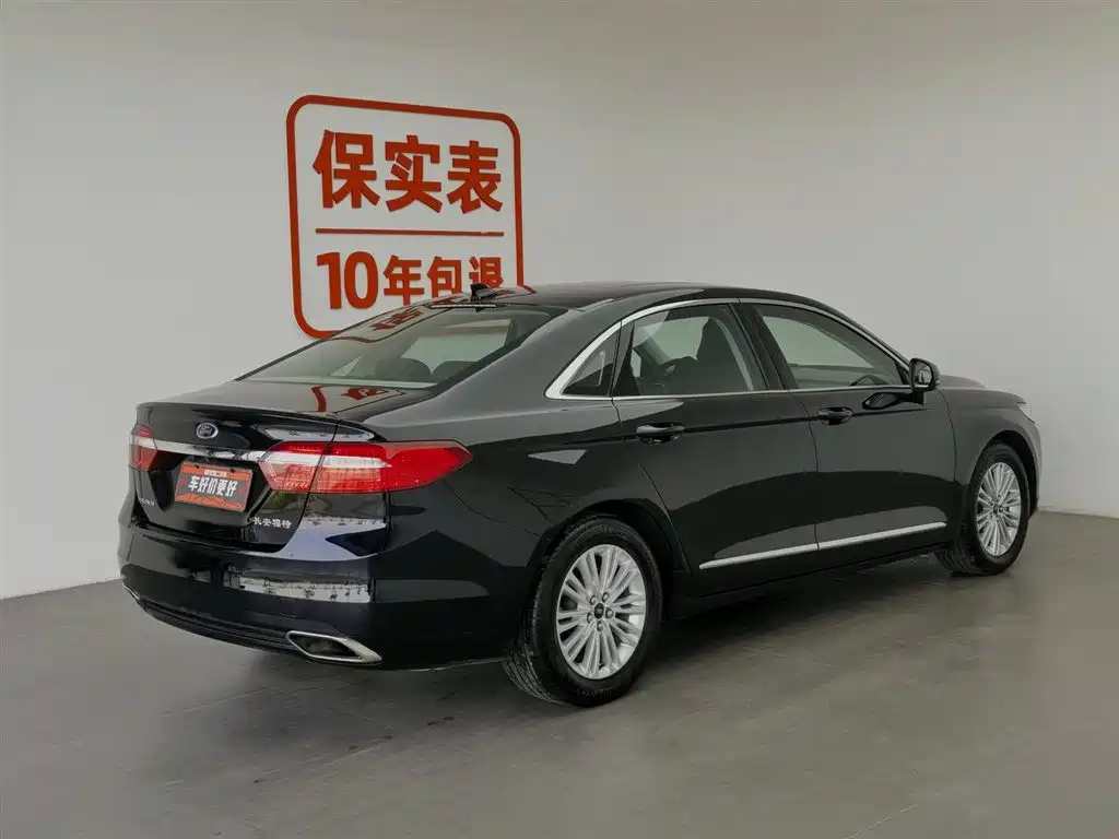 FORD TAURUS 2019