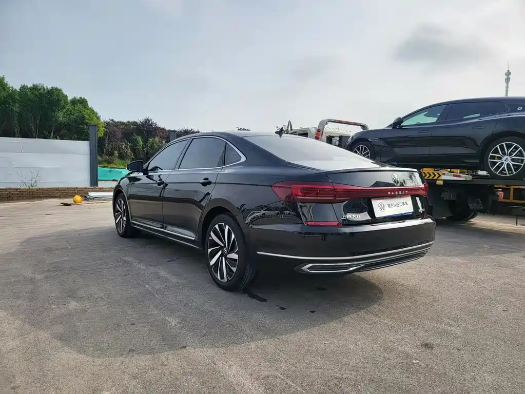 VOLKSWAGEN PASSAT 2022