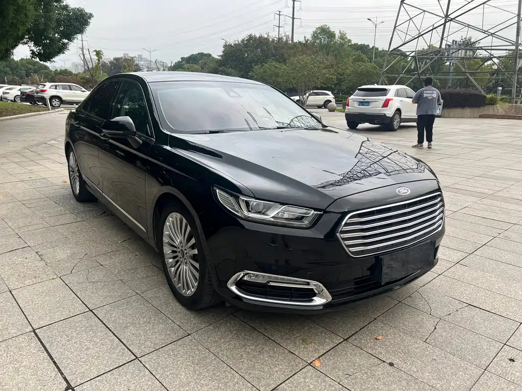 FORD TAURUS 2017