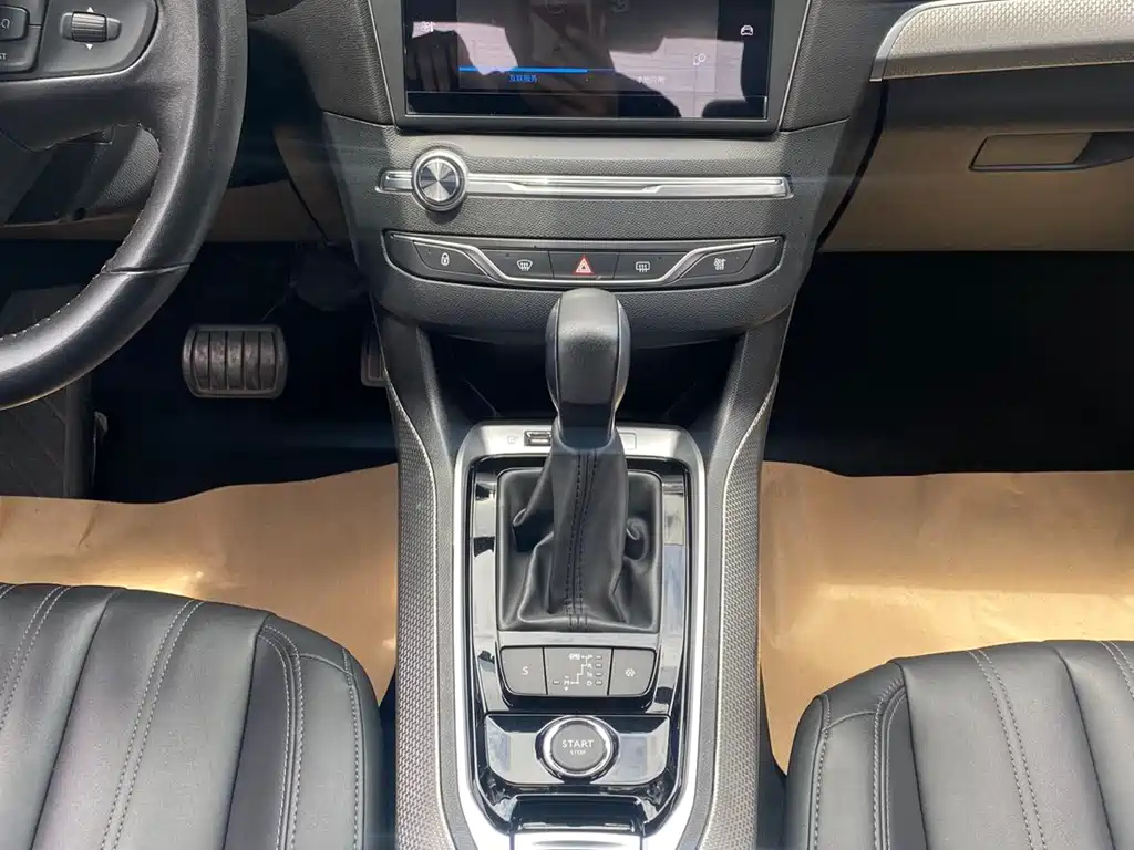 PEUGEOT 408 2019