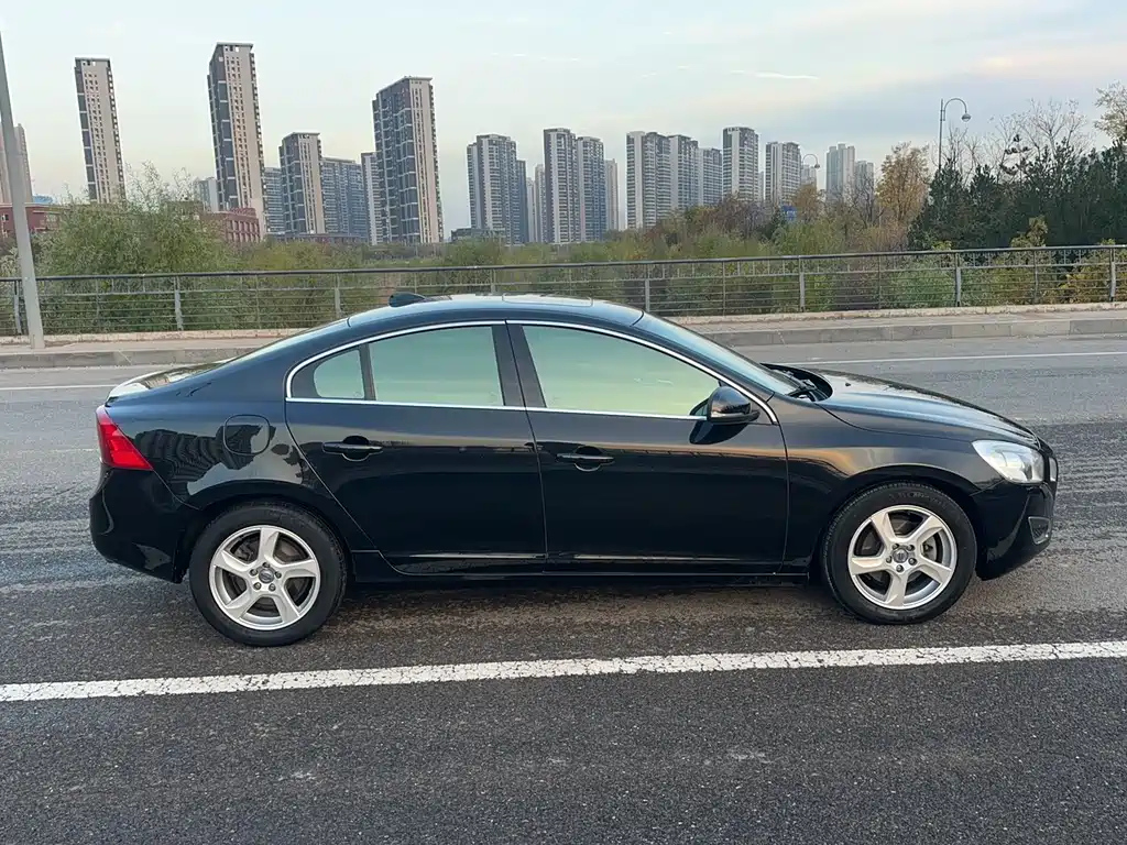 VOLVO S60 IMPORT 2013