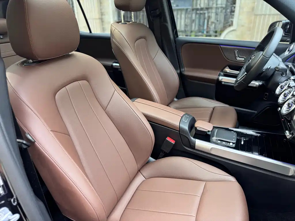 MERCEDES BENZ GLB 2023