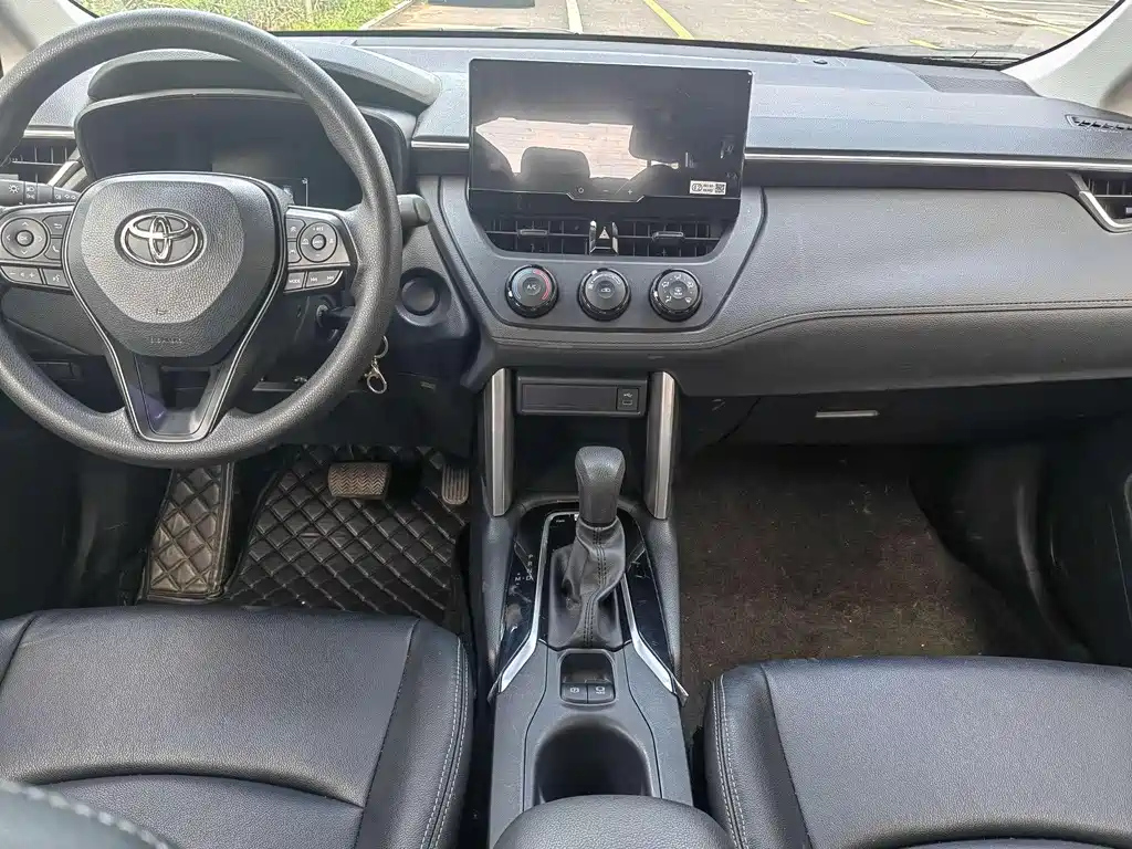 TOYOTA COROLLA CROSS 2024