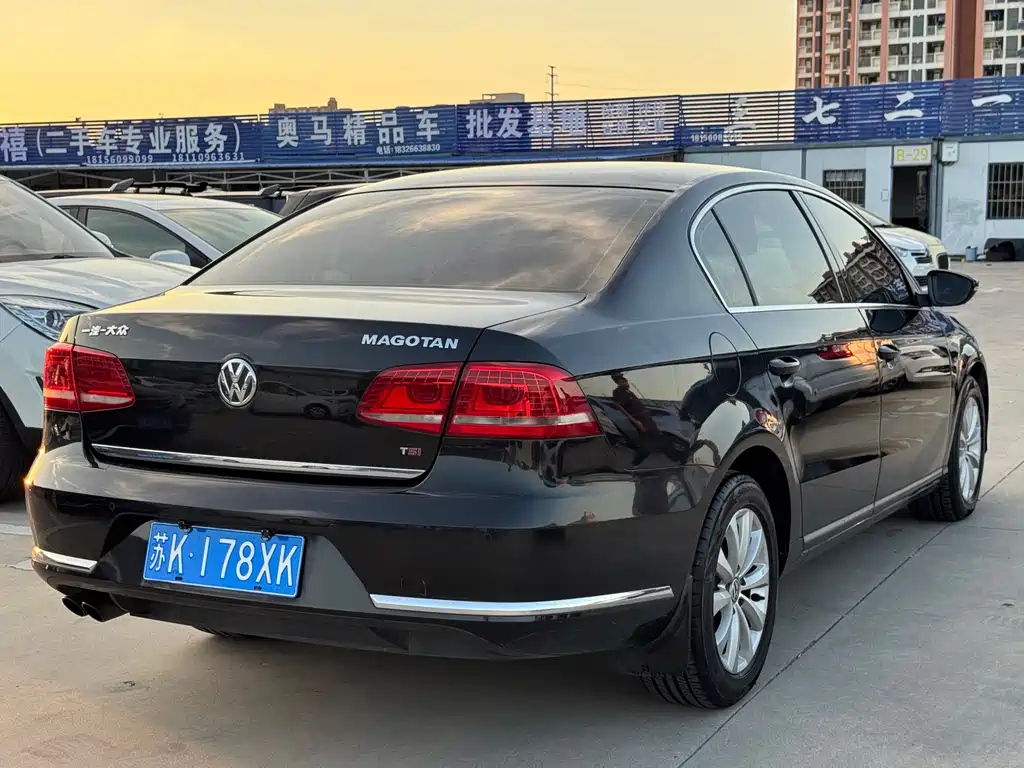 VOLKSWAGEN MAGOTAN 2013