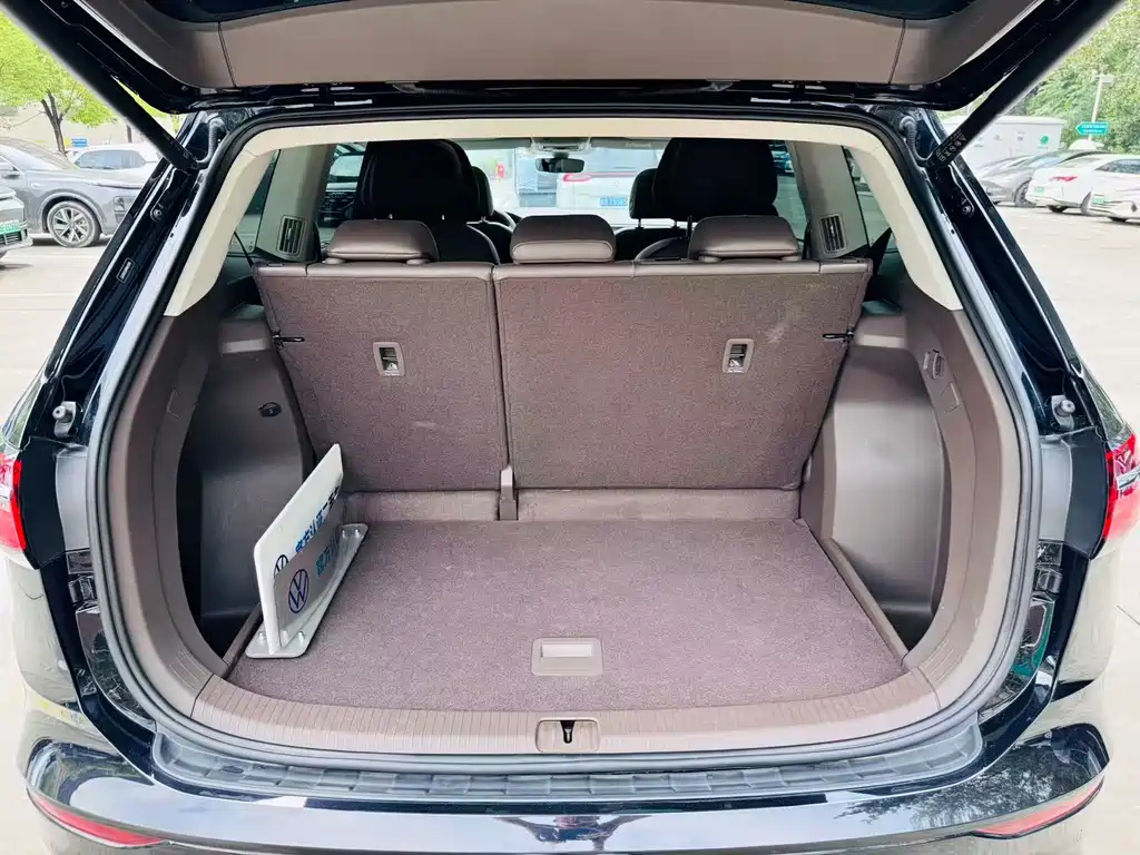 VOLKSWAGEN VILORAN 2024