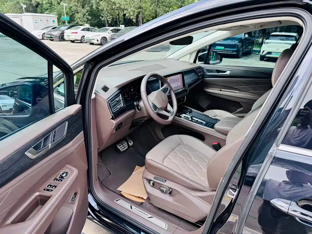 VOLKSWAGEN VILORAN 2024