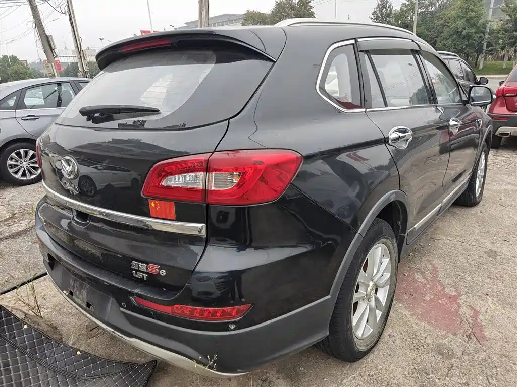 BAIC S6 2016
