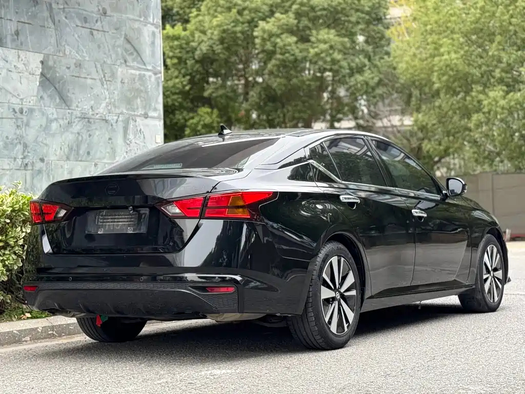 NISSAN TEANA 2022