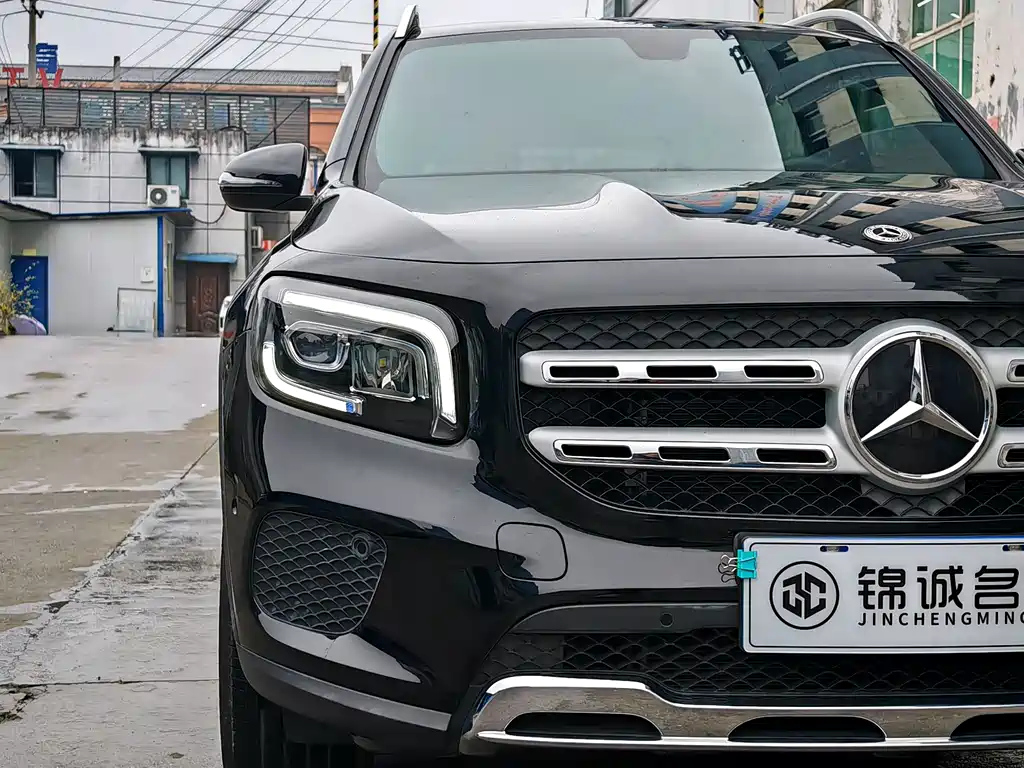 MERCEDES BENZ GLB 2023