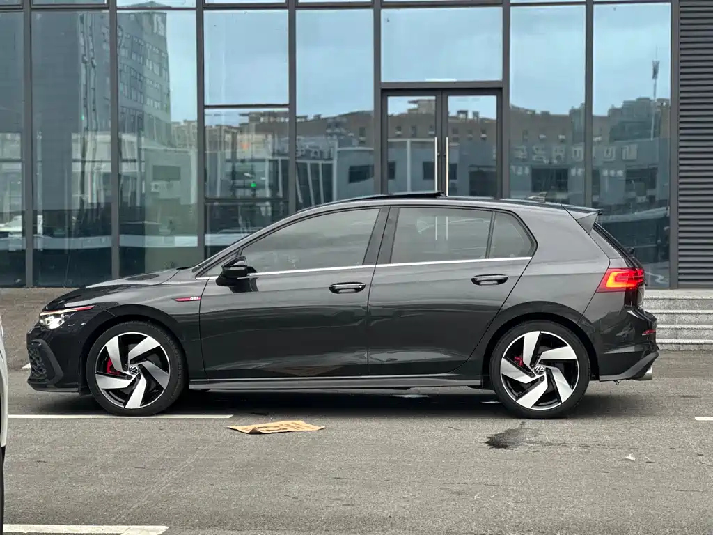 VOLKSWAGEN GOLF GTI 2022