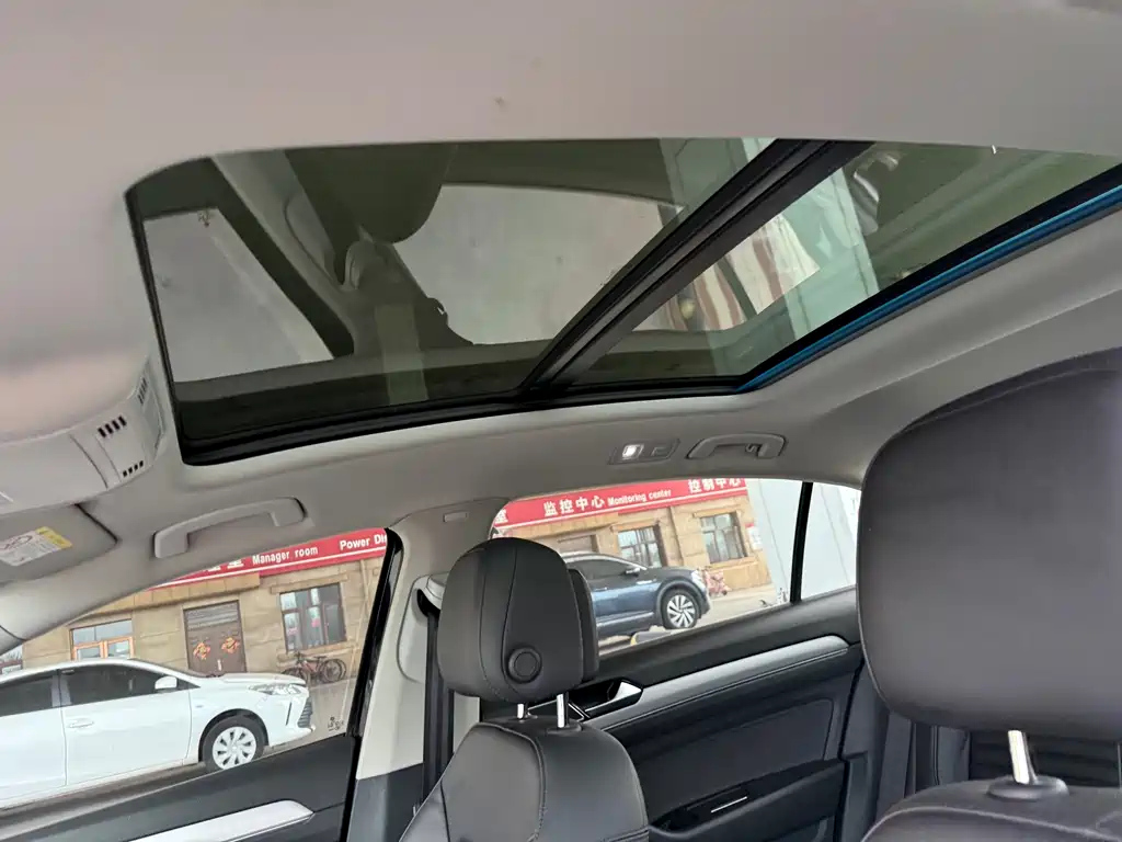 VOLKSWAGEN MAGOTAN 2018