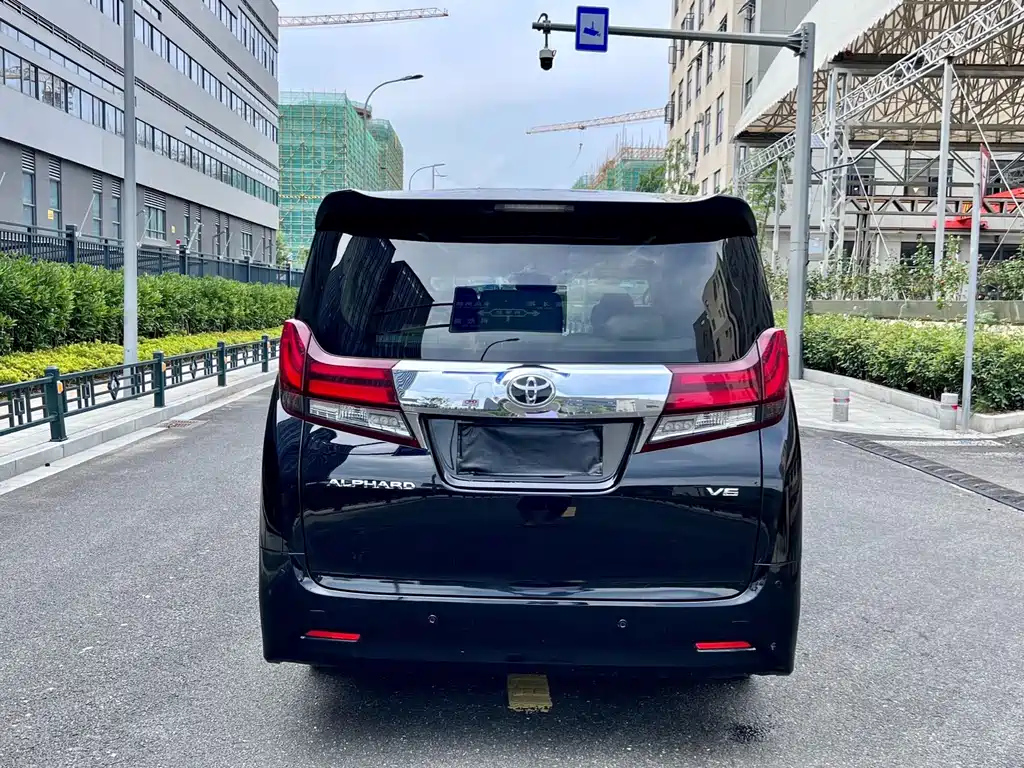 TOYOTA ALPHARD 2015