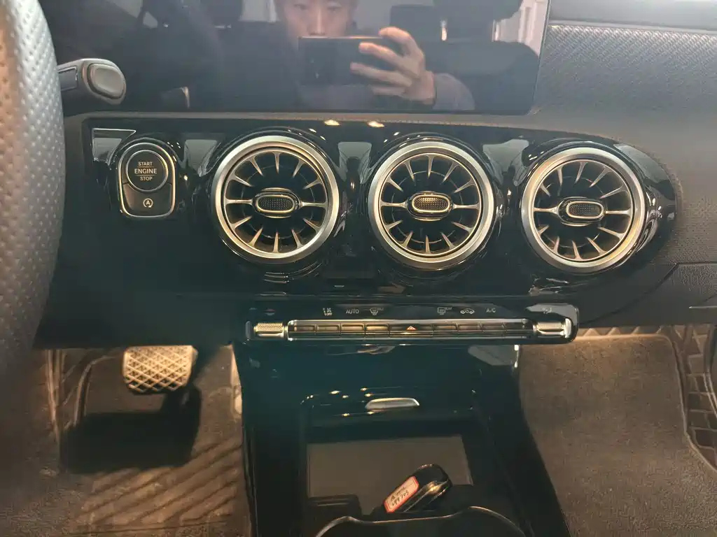 MERCEDES BENZ A-CLASS 2024