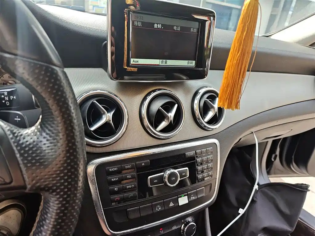 MERCEDES BENZ GLA 2015