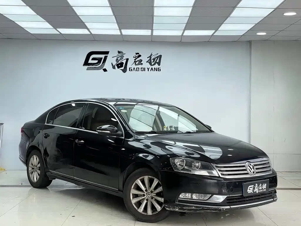 VOLKSWAGEN MAGOTAN 2012