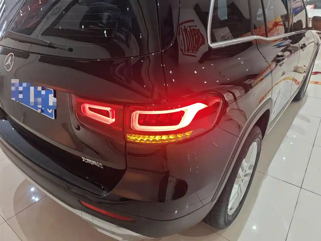 MERCEDES BENZ GLB 2023