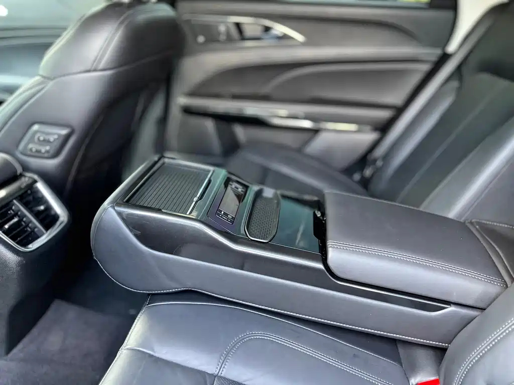 FORD TAURUS 2021