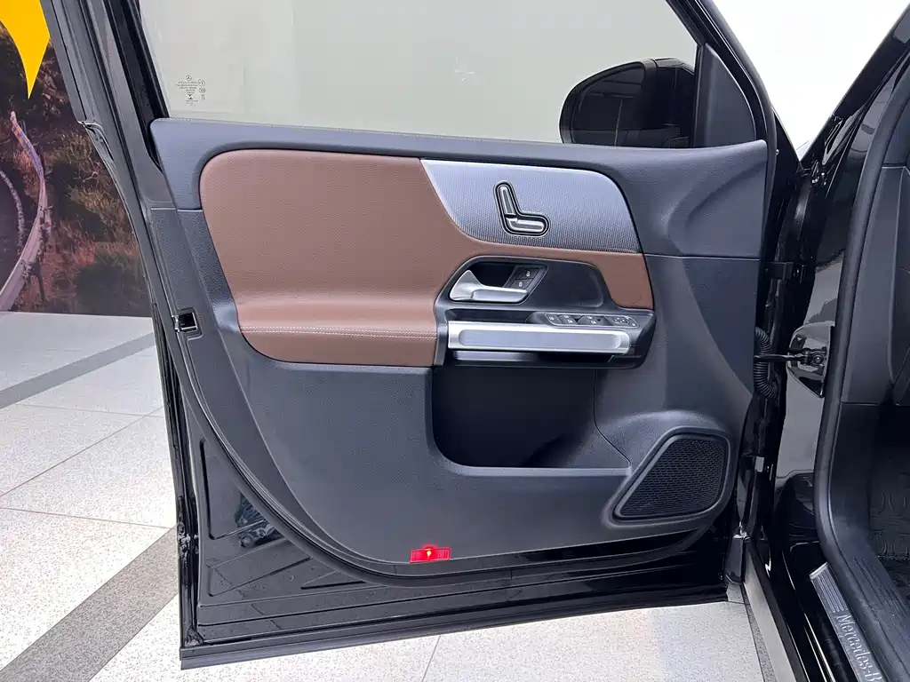 MERCEDES BENZ GLB 2022