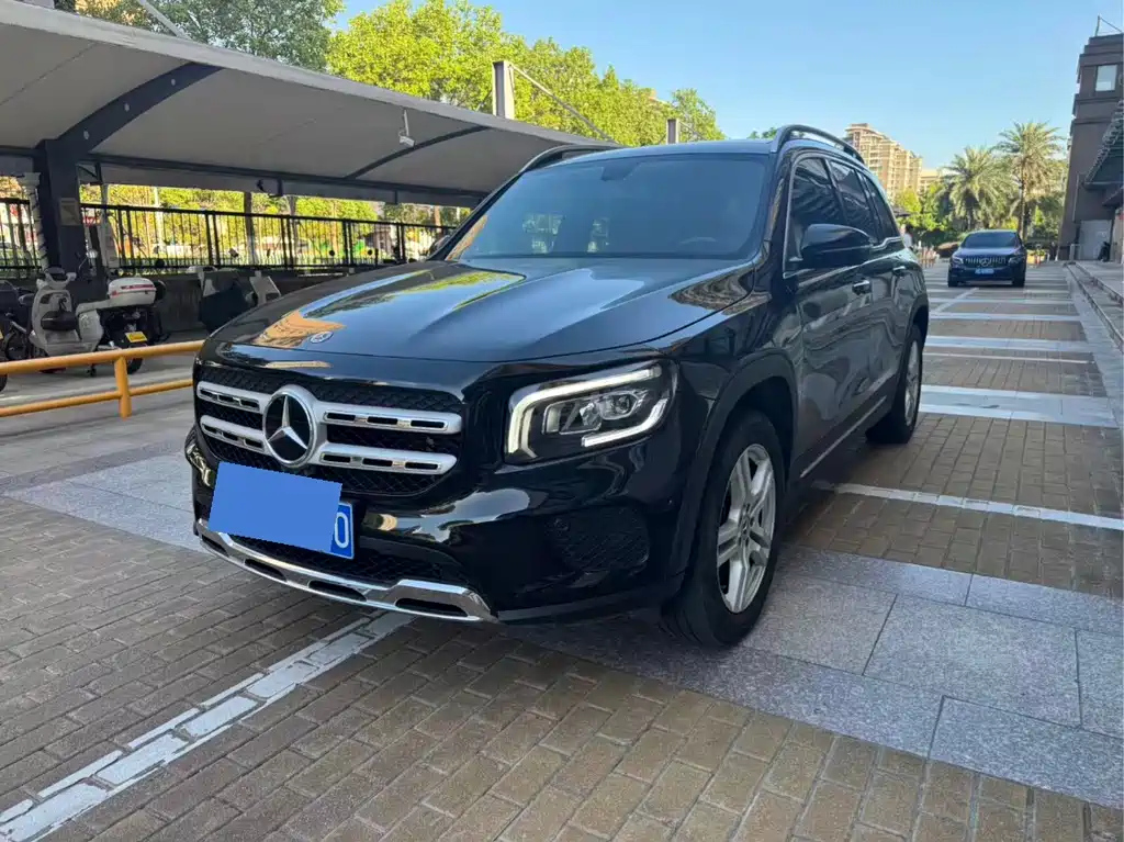 MERCEDES BENZ GLB 2023