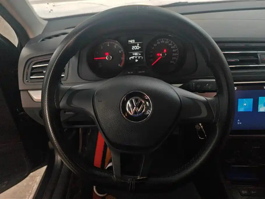 VOLKSWAGEN LAVIDA 2020