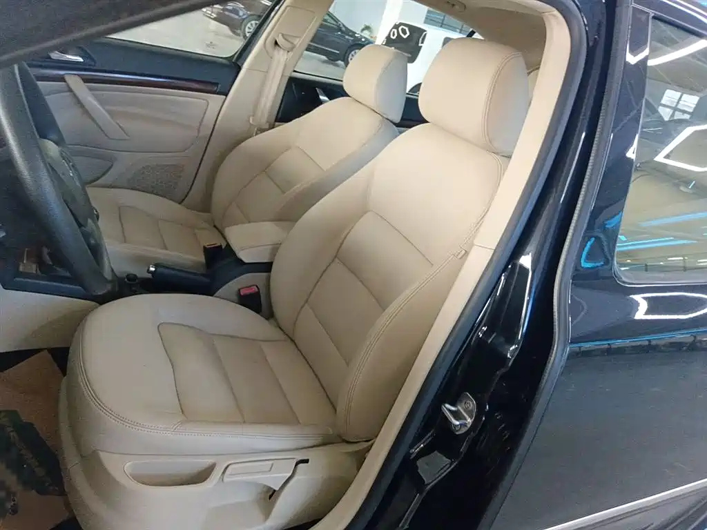 SKODA OCTAVIA 2014