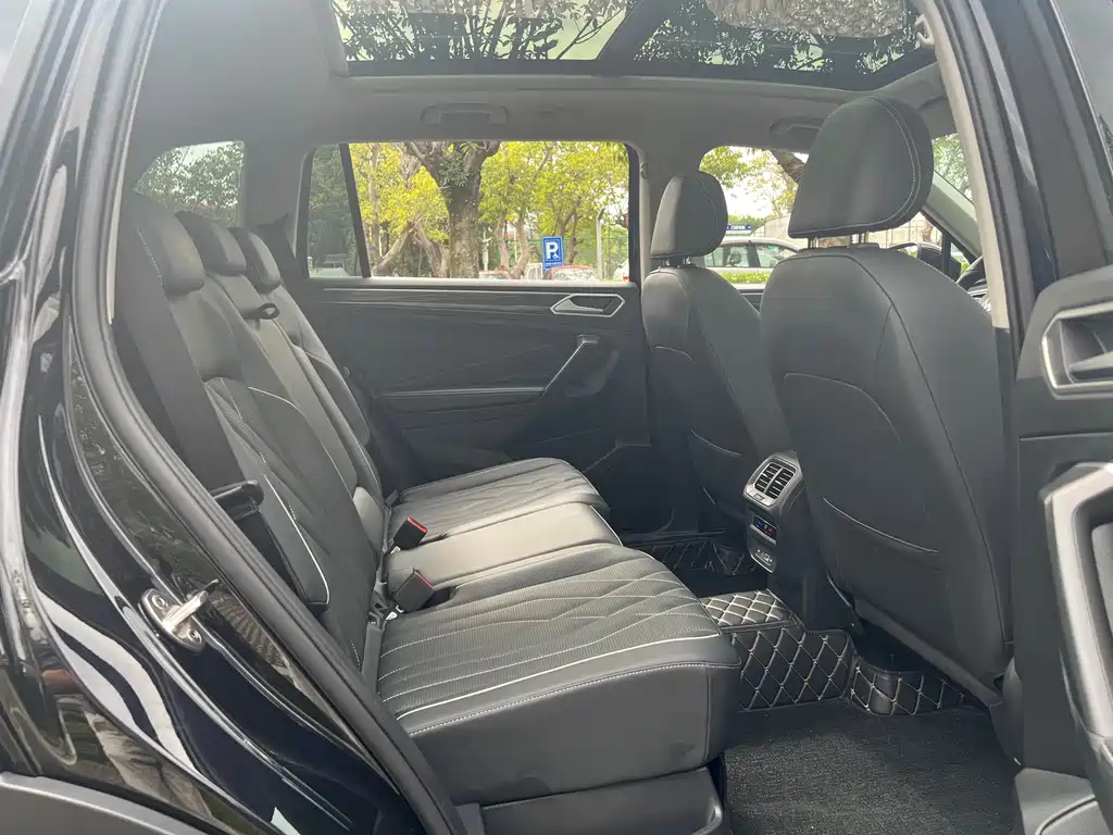 VOLKSWAGEN TIGUAN L 2021