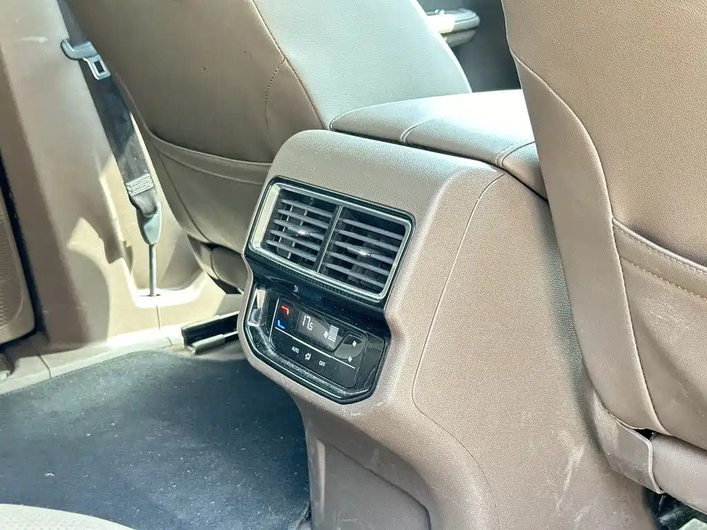 VOLKSWAGEN VILORAN 2022