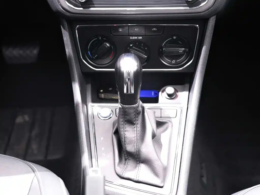 VOLKSWAGEN LAVIDA 2017