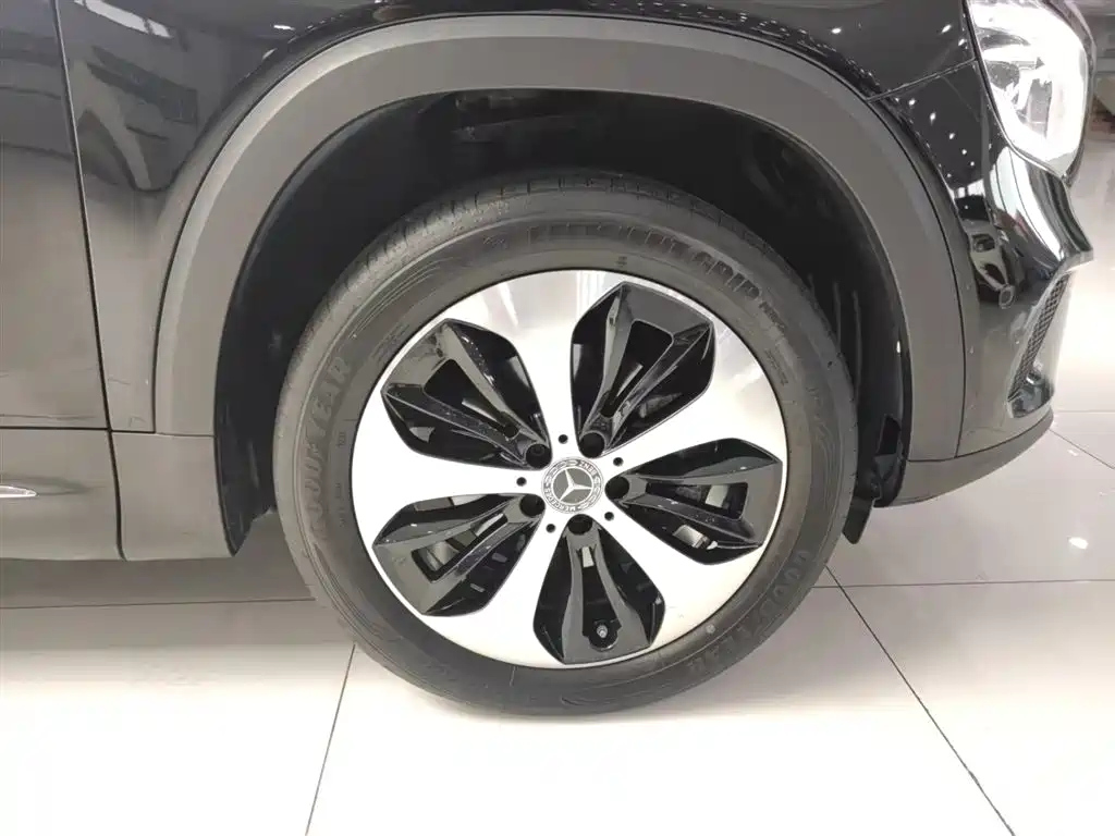 MERCEDES BENZ GLB 2021