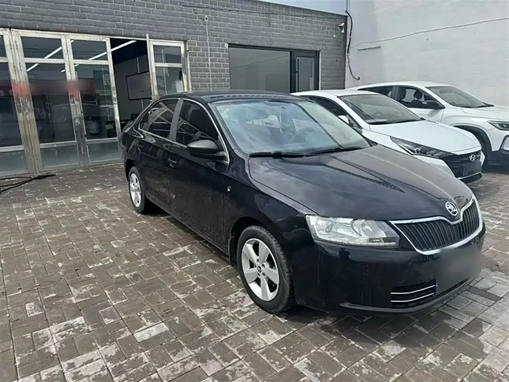 SKODA RAPID 2015